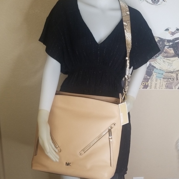 NWT MICHAEL KORS GUITAR STRAP LEATHER CROSSBODY - Picture 2 of 8